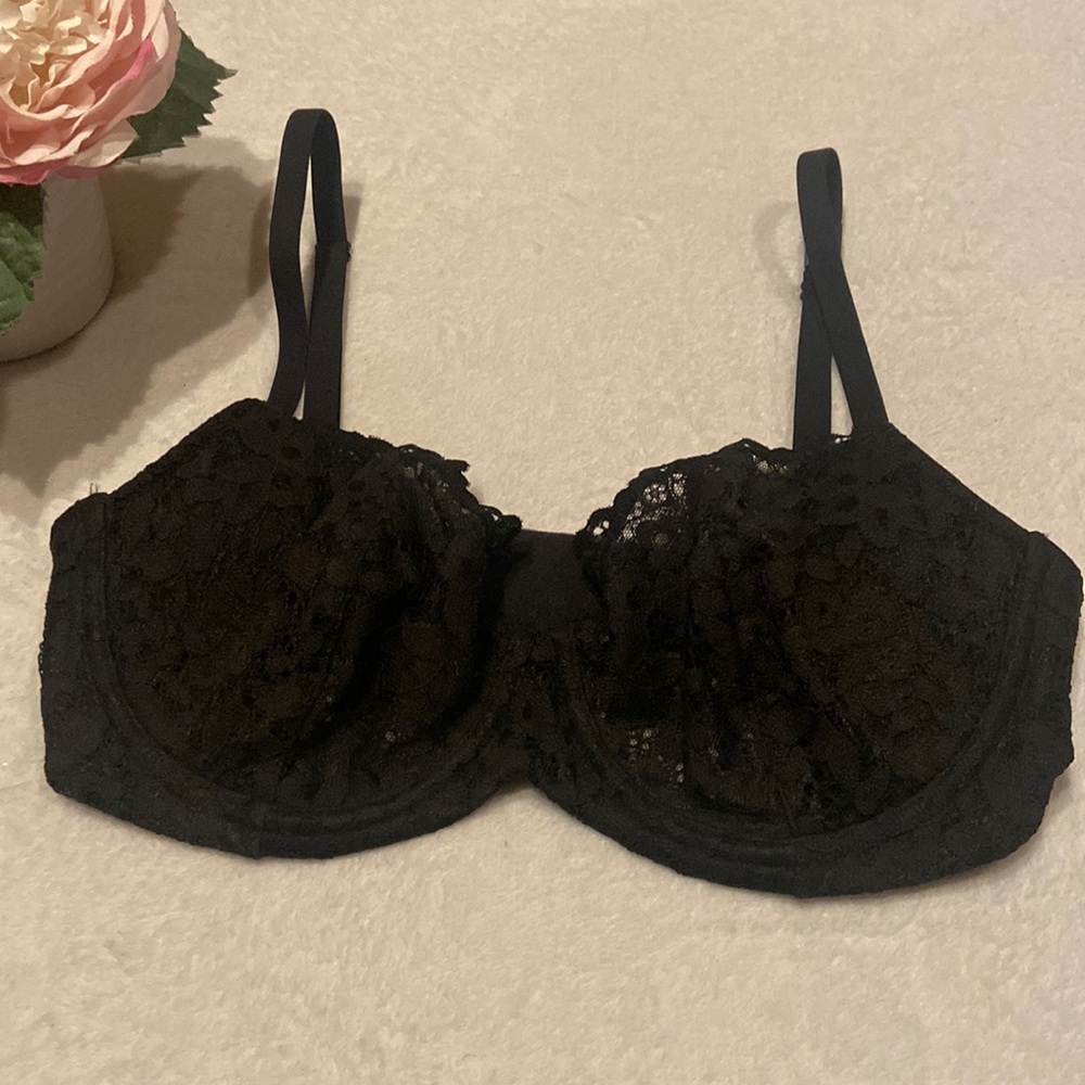 VICTORIA’S SECRET NWT Size 34DD Black Lace Underwire Bra